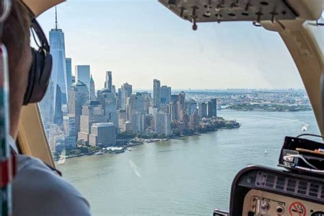 5 BEST Manhattan Helicopter Tours (and how to choose one!)