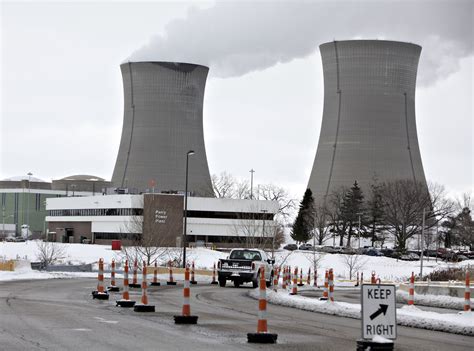 More Than Half of America's Nuclear Reactors Are Losing Money - Bloomberg