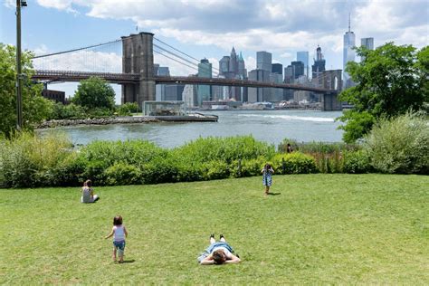 Main Street - Brooklyn Bridge Park