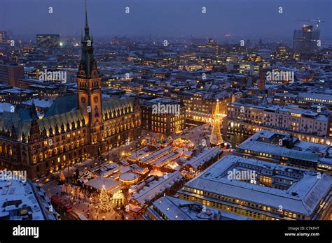 Traditional Hamburg Christmas Market, Rathausmarkt square, Town Hall Stock Photo, Royalty Free ...