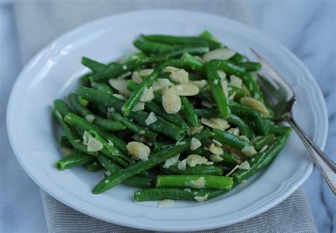 Sautéed Green Beans with Garlic and Almonds – Springhouse Turtle