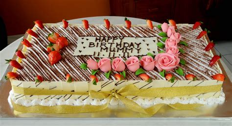 Sweet Indulgence Kuching: Big Tiramisu Birthday Cake