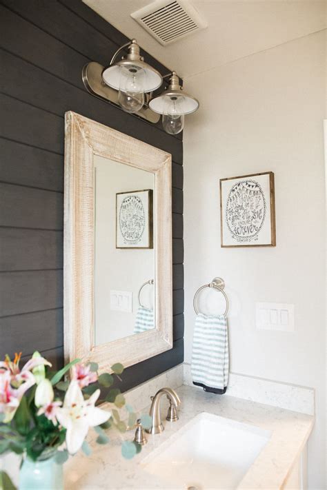 20 Amazing Bathroom Designs With Shiplap Walls - Housely