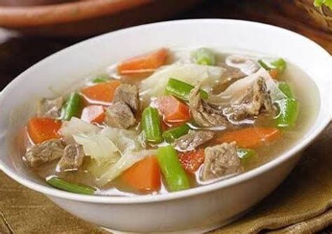 Resep Sayur sop ayam oleh Shinta Madinatul - Cookpad