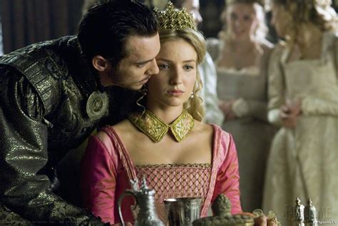 The Tudors Photo: The Tudors Season 3 | Jane seymour, Steamy, Tudor