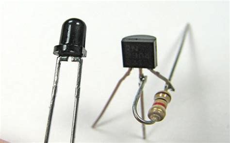 Phototransistor : Construction, Circuit Diagram & Its Applications