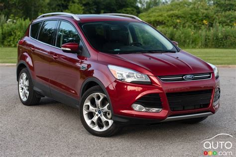 2015 Ford Escape Ecoboost Titanium pictures | Auto123