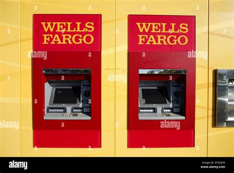 Wells fargo atm hi-res stock photography and images - Alamy