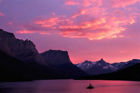 A Wild Sunset at St Mary Lake in Glacier National Park | Stay ...