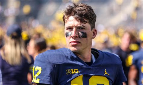 Michigan football players have Cade McNamara’s back after losing job