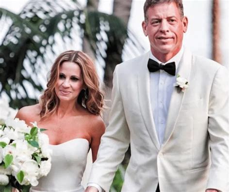 Who is Troy Aikman's Wife, Catherine Mooty? How did Troy Aikman meet Catherine Mooty?