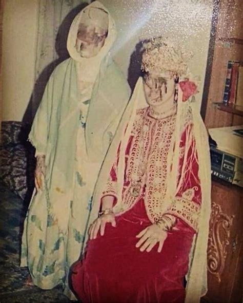 Bride in traditional karakou and chedda of mostaganem "tegrifa" | Vintage pictures, History ...