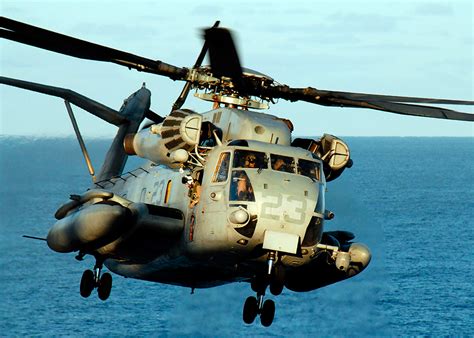 Two military helicopters crashed in Hawaii, 12 Marines missing