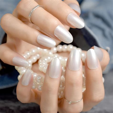 Aliexpress.com : Buy Pure Pearl White Candy Nails Shinning Surface Medium Round Acrylic Fake ...