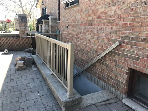 New Hamburg, ON Aluminum Railings and Column Systems - WATERLOO RAILINGS