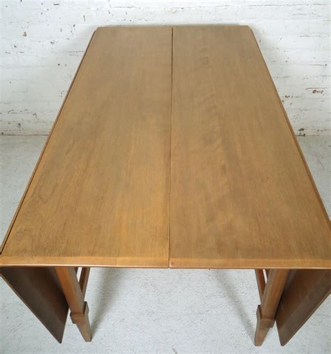 Mid-Century Modern Drop Leaf Table For Sale at 1stDibs