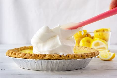 BEST Classic Lemon Meringue Pie - Tips & Tricks for Making an Easy Pie