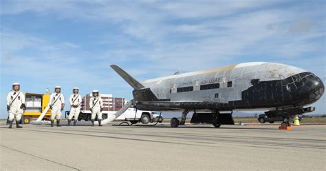 Air Force X37B lands with boom at KSC