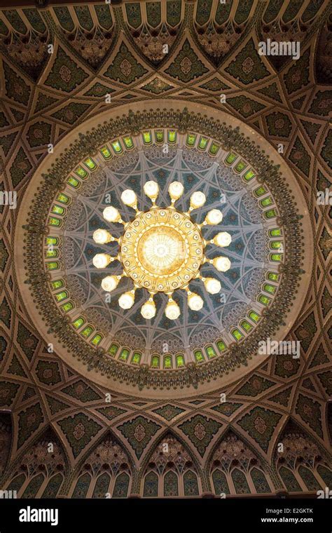 Sultanate of Oman Muscat Sultan Qaboos Grand Mosque chandelier in ...