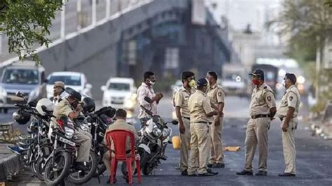 Navi Mumbai: 1 killed, 6 injured as beam of under-construction bridge ...