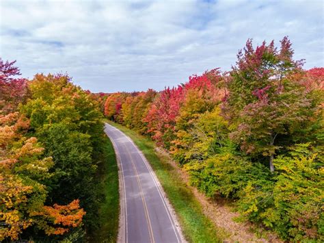 Fantastic Fall Scenic Drives in Michigan - Michigan