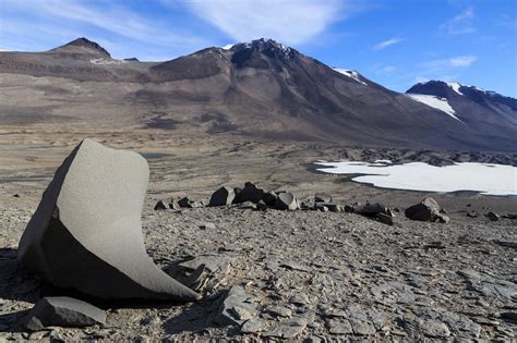 Hiking in Wright Valley – Antarctic UAVs