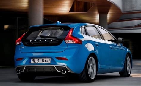 Launched: Volvo V40 Hatchback at Rs. 24.75 Lakh - NDTV CarAndBike