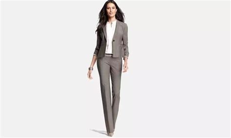 Business attire for women - dressing professional