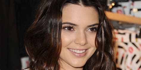 Kendall Jenner Signs With Modeling Agency, Is Apparently Here To Stay ...