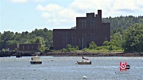 Exploring the historic village of Wiscasset, Maine