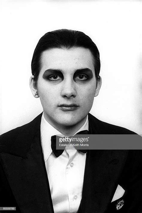 Photo of DAMNED and Dave VANIAN; Dave Vanian - posed, studio | Goth music, Rock band photos ...