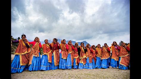 Traditional Dress of Uttarakhand - Kumaoni & Garhwali - YouTube