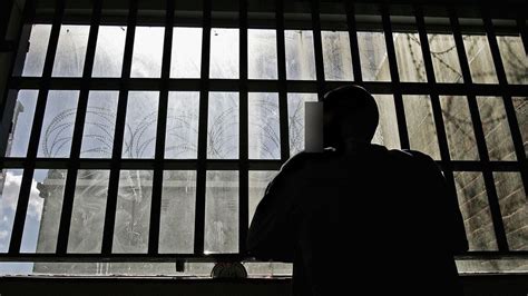 The myth behind long prison sentences - BBC Future