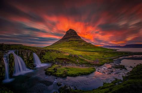 Midnight Sun in Iceland - null