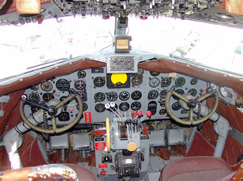 Cool Jet Airlines: Boeing 717 cockpit