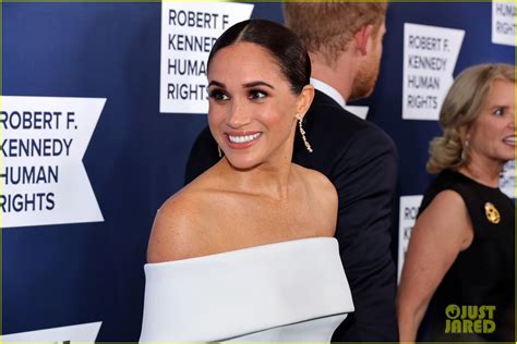 Meghan Markle & Prince Harry Arrive Hand In Hand For Ripple Of Hope ...