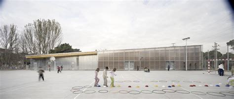 School Gym 704 / H Arquitectes | ArchDaily