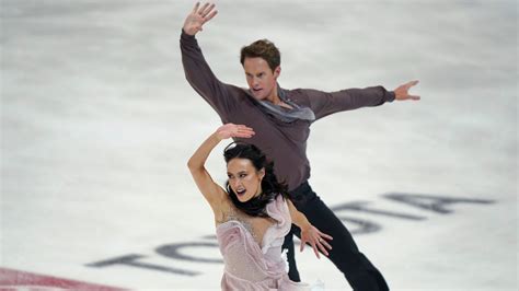 Madison Chock, Evan Bates take lead at 4 Continents figure skating - ESPN