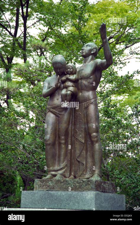 Statue of Prayer, Peace Park, Hiroshima, Japan Stock Photo - Alamy