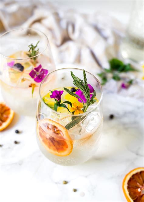 Spanish Gin-Tonic with Edible Flowers – IVGreenhouse - Exploring Food