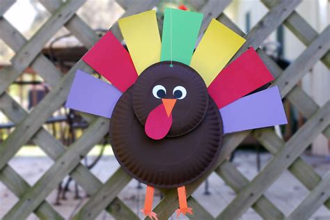 Paper Plate Thanksgiving Turkey Craft for Preschoolers