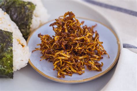 Mae-un Myulchi Bokkeum (Korean Spicy Stir-fried Anchovies) - Soo-mi's ...