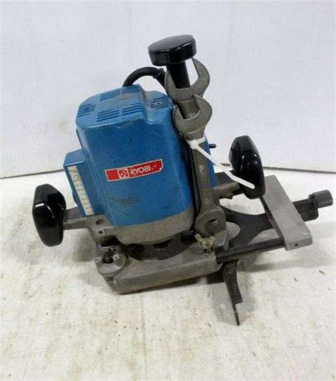 Ryobi plunge router, works, plunge sticks, needs cleaning and lube, used - Albrecht Auction Service