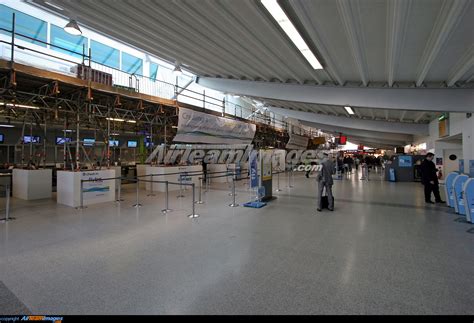 Southampton Airport - Large Preview - AirTeamImages.com