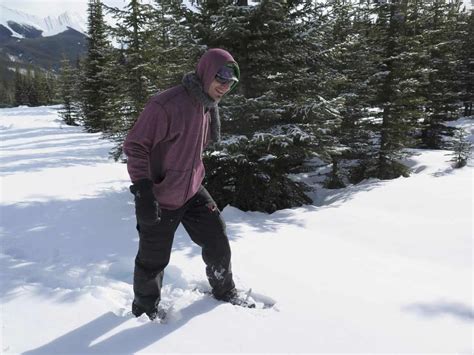 Snowshoeing 101: Guide For Snowshoeing Trail Etiquette