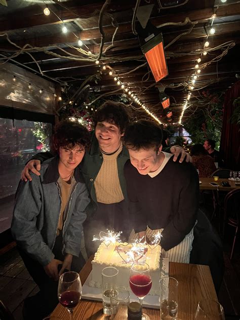 Wallows on Twitter: "‘TELL ME THAT IT’S OVER’, OUR 2ND ALBUM, IS OUT ...