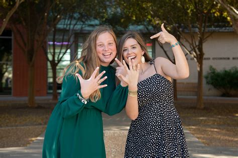 Students Receive Islander Ring During Social Distanced ...