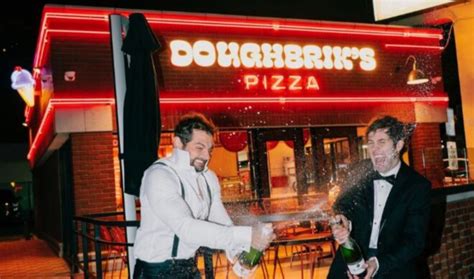 David Dobrik’s pizza joint opens in Los Angeles with four-hour lines ...