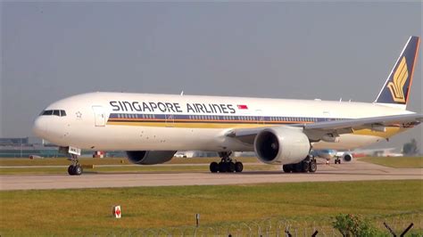 Singapore Airlines Boeing 777-300ER Beautiful Takeoff from Manchester - YouTube