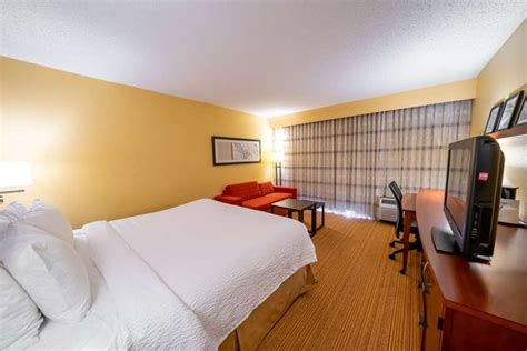 COURTYARD BY MARRIOTT BETTENDORF QUAD CITIES - Updated December 2024 - 83 Photos & 39 Reviews ...